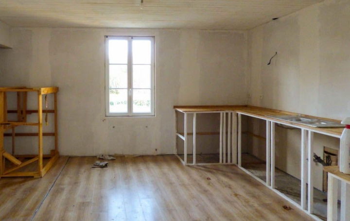 Maison de village CHEF-BOUTONNE (79110)  83 m2 98 460 € 