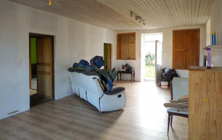 Maison de village CHEF-BOUTONNE (79110)  83 m2 98 460 € 