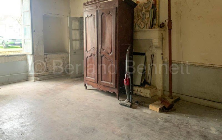 Maison BRIOUX-SUR-BOUTONNE (79170)  200 m2 77 480 € 