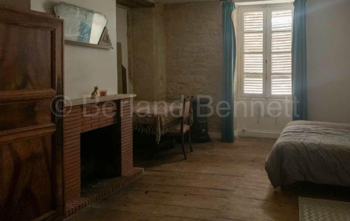 Maison BRIOUX-SUR-BOUTONNE (79170)  200 m2 77 480 € 