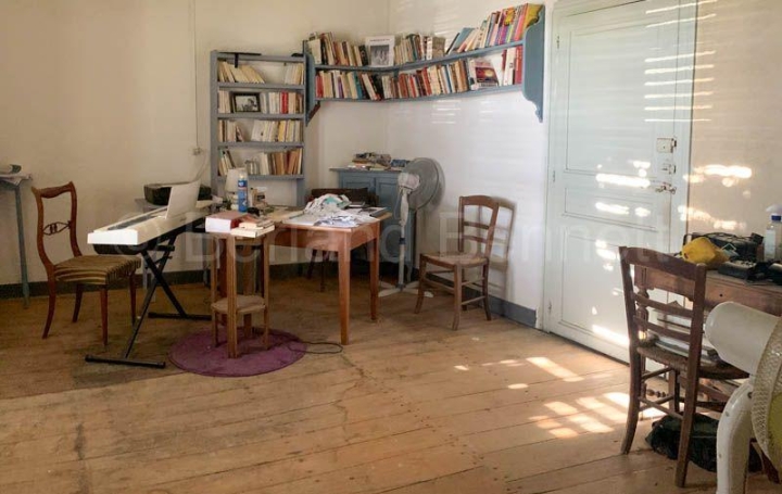 Maison BRIOUX-SUR-BOUTONNE (79170)  200 m2 77 480 € 