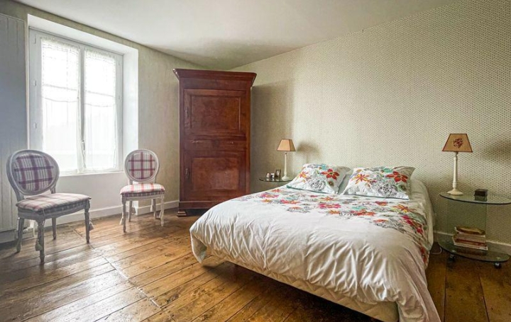 Maison SAUZE-VAUSSAIS (79190)  207 m2 223 000 € 