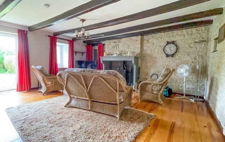 Maison CHEF-BOUTONNE (79110)  135 m2 165 850 € 