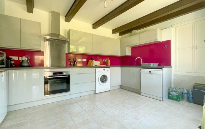 Maison CHEF-BOUTONNE (79110)  135 m2 165 850 € 