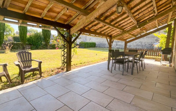 Maison CHEF-BOUTONNE (79110)  135 m2 165 850 € 