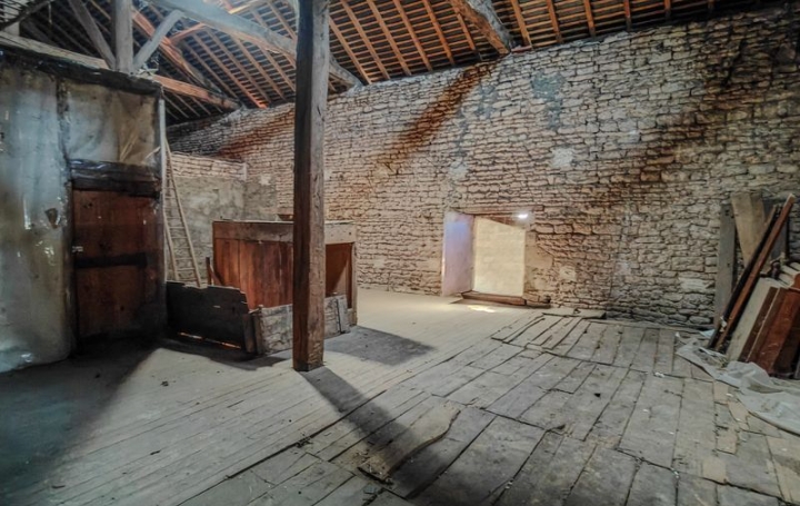 Maison SAUZE-VAUSSAIS (79190)  194 m2 139 800 € 