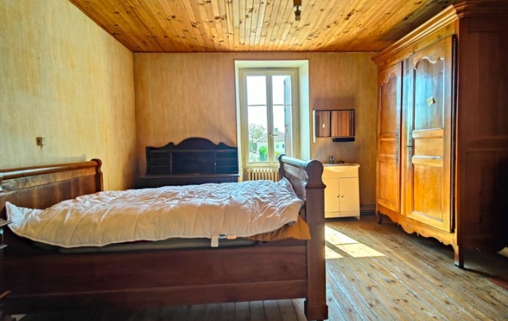 Maison SAUZE-VAUSSAIS (79190)  194 m2 139 800 € 