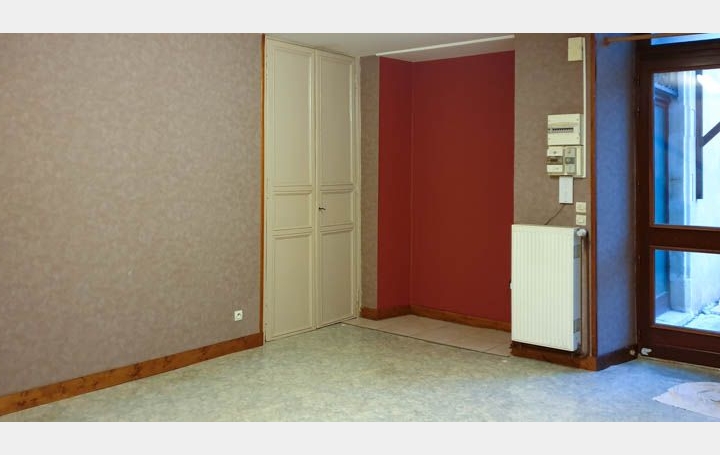 Maison RUFFEC (16700)  280 m2 315 000 € 