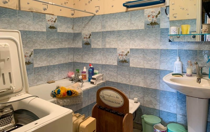 Maison RUFFEC (16700)  95 m2 88 000 € 