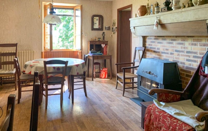 Maison RUFFEC (16700)  95 m2 88 000 € 