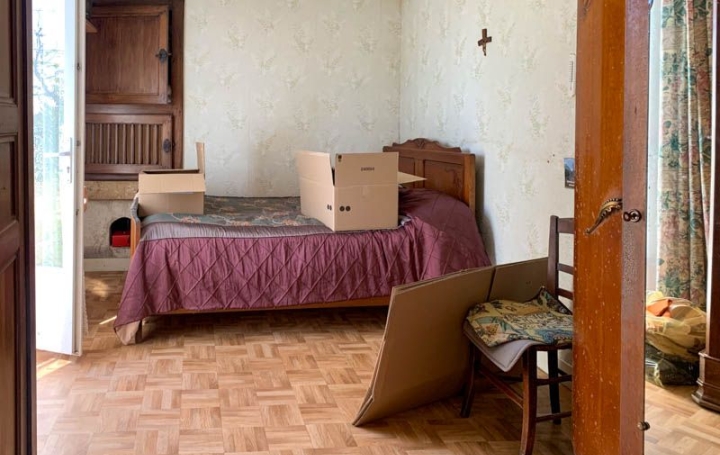 Maison RUFFEC (16700)  95 m2 88 000 € 