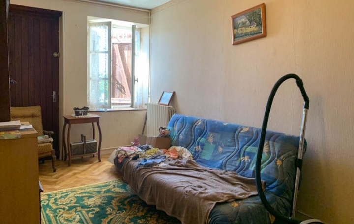 Maison RUFFEC (16700)  95 m2 88 000 € 