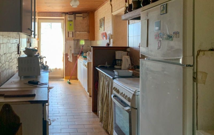 Maison RUFFEC (16700)  95 m2 88 000 € 