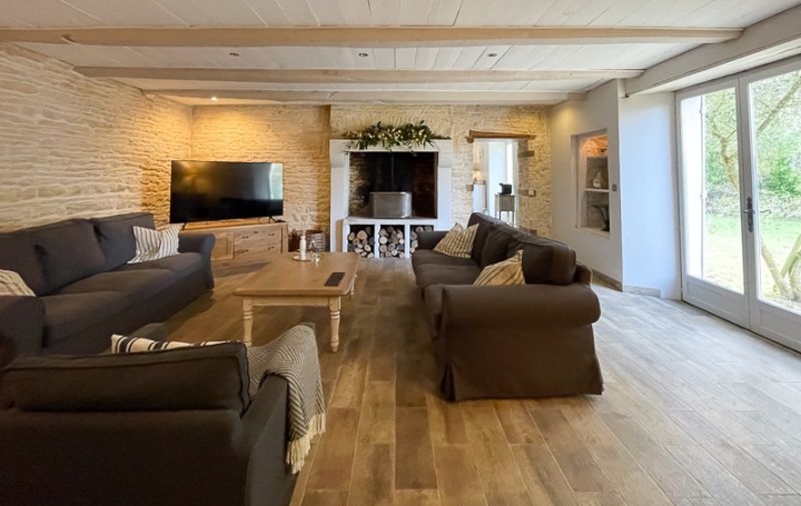 Maison BRUX (86510)  155 m2 165 500 € 