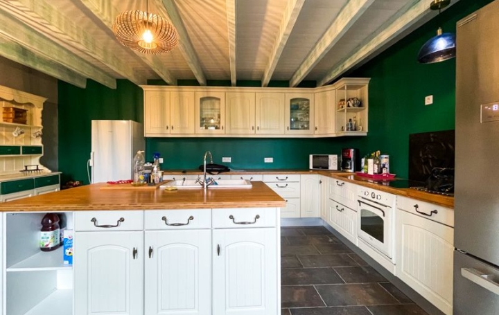 Maison CHEF-BOUTONNE (79110)  202 m2 207 000 € 