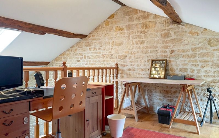 Maison CHEF-BOUTONNE (79110)  202 m2 207 000 € 