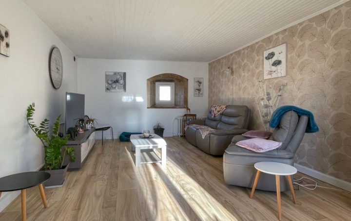 Maison CHEF-BOUTONNE (79110)  215 m2 192 000 € 