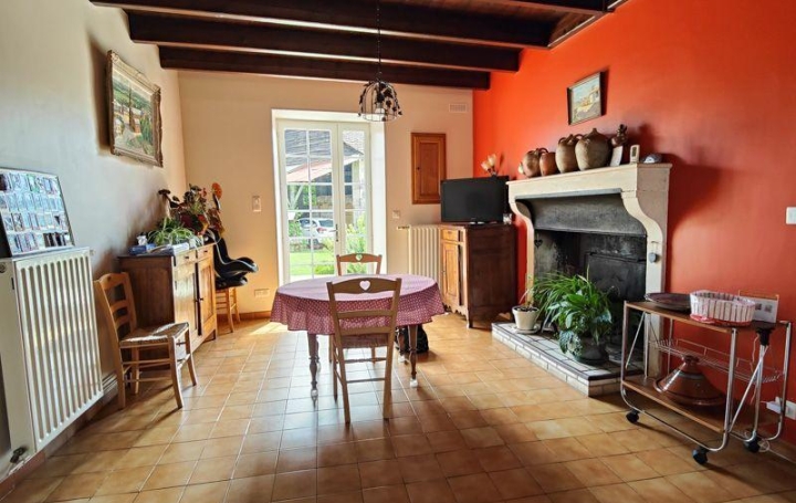 Maison SAUZE-VAUSSAIS (79190)  260 m2 249 000 € 