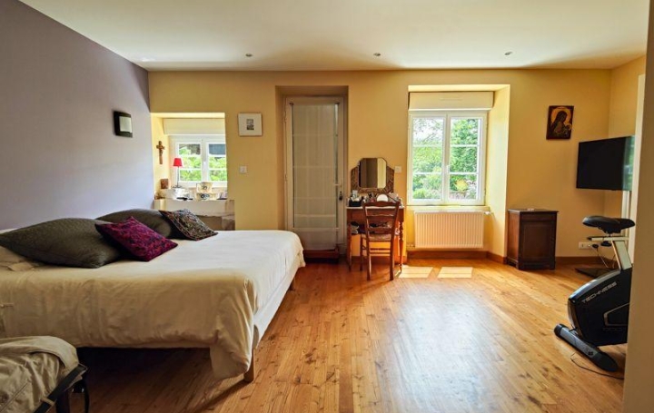 Maison SAUZE-VAUSSAIS (79190)  260 m2 249 000 € 