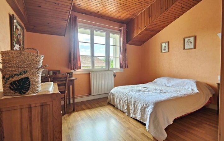 Maison SAUZE-VAUSSAIS (79190)  260 m2 249 000 € 