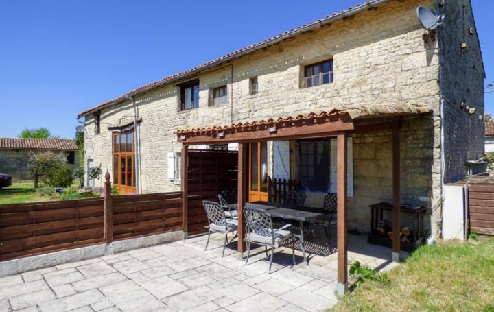 Maison CHEF-BOUTONNE (79110)  224 m2 233 640 € 