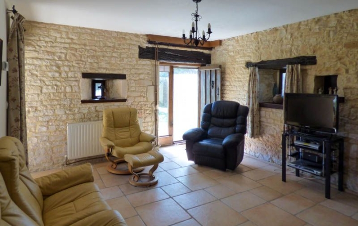 Maison CHEF-BOUTONNE (79110)  224 m2 233 640 € 
