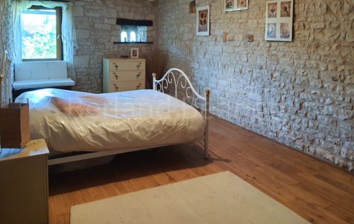 Maison VILLEFAGNAN (16240)  190 m2 150 000 € 