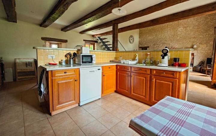 Maison CIVRAY (86400)  146 m2 223 000 € 