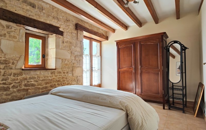 Maison CIVRAY (86400)  146 m2 223 000 € 