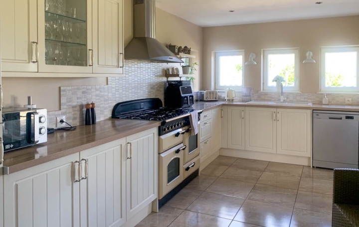 Maison SAUZE-VAUSSAIS (79190)  303 m2 379 800 € 