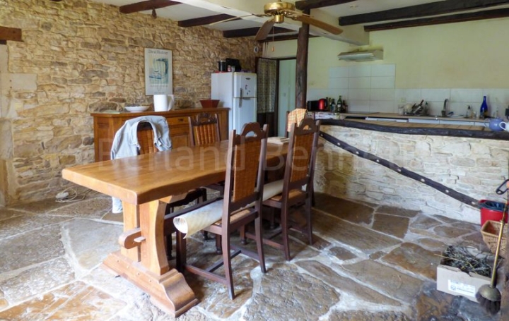 Maison LEZAY (79120)  177 m2 233 200 € 