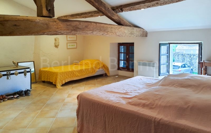 Maison LEZAY (79120)  177 m2 233 200 € 