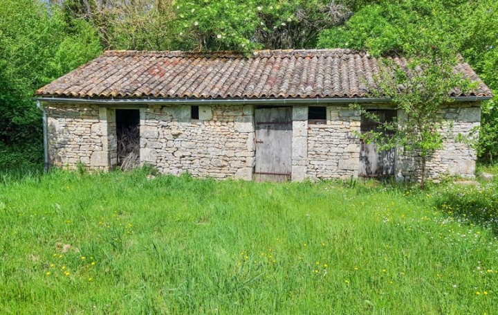 Maison LEZAY (79120)  177 m2 233 200 € 