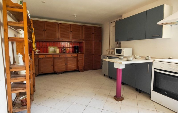 Maison LEZAY (79120)  204 m2 144 800 € 