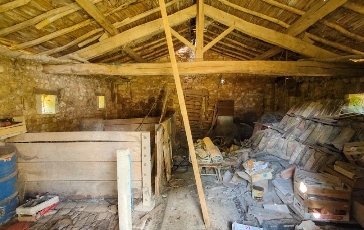 Maison LEZAY (79120)  204 m2 144 800 € 