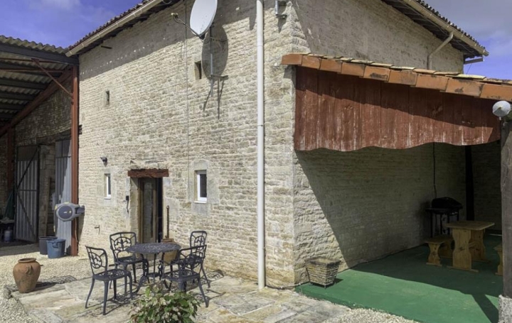 Maison SAUZE-VAUSSAIS (79190)  439 m2 390 350 € 