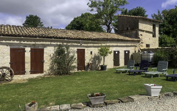 Maison SAUZE-VAUSSAIS (79190)  439 m2 390 350 € 