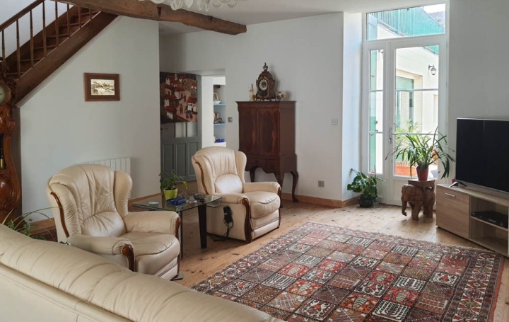 Maison AULNAY (17470)  190 m2 299 500 € 