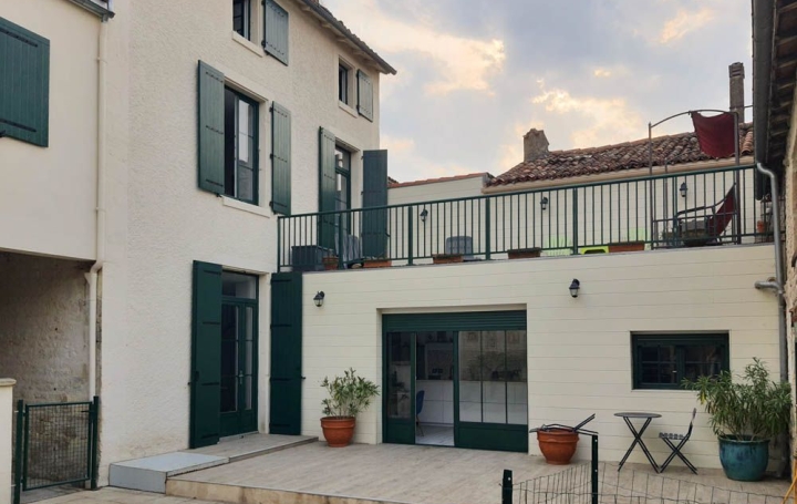 Maison AULNAY (17470)  190 m2 299 500 € 