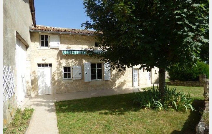 Réseau Immo-diffusion : Maison  COUHE  130 m2 134 375 € 