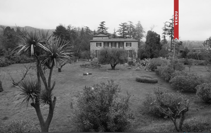 Réseau Immo-diffusion : Domaine  PRADES  480 m2 1 290 000 € 