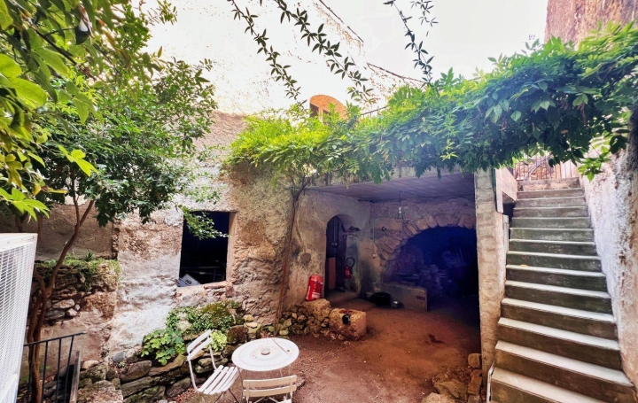 Maison de village FABREZAN (11200)  207 m2 268 000 € 