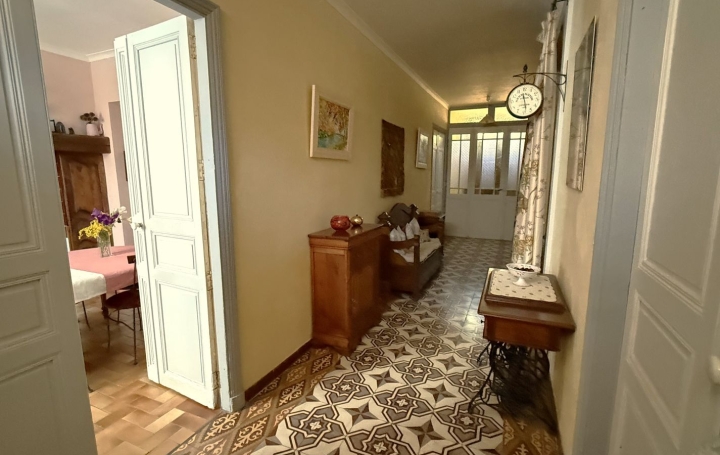 Propriété ARGELIERS (11120)  550 m2 639 000 € 