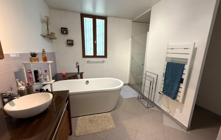 Maison AIGUES-VIVES (34210)  190 m2 330 000 € 