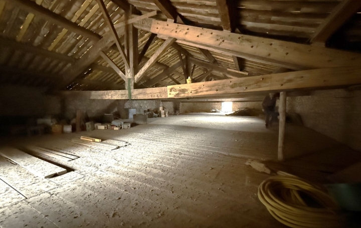 Autre POUZOLS-MINERVOIS (11120)  520 m2 109 000 € 