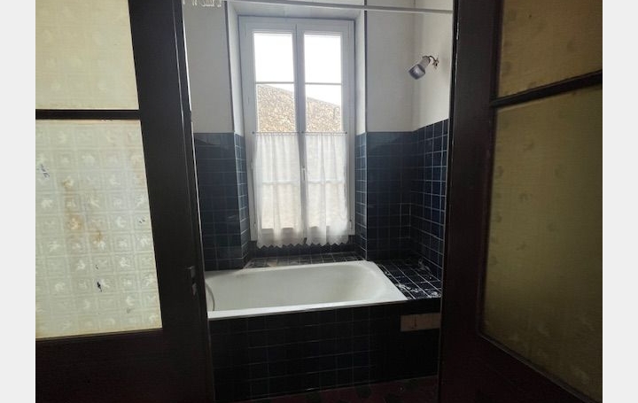 Maison OUVEILLAN (11590)  198 m2 180 000 € 