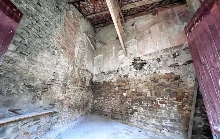 Maison AIGUES-VIVES (34210)  42 m2 23 000 € 