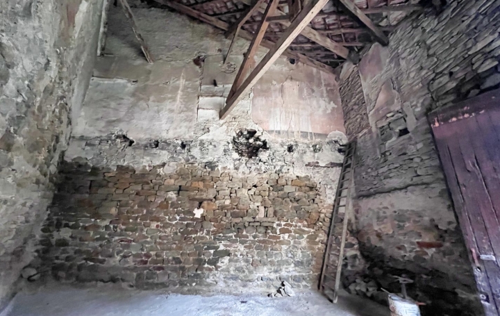 Maison AIGUES-VIVES (34210)  42 m2 23 000 € 