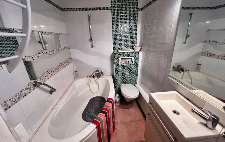 Maison ARGELIERS (11120)  245 m2 239 000 € 