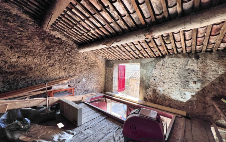 Maison POUZOLS-MINERVOIS (11120)  220 m2 50 000 € 
